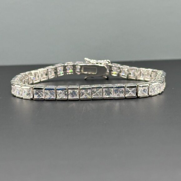 Tennis Bracelet Silver Tone Square Cut Clear Stones Box Clasp Statement 7 Inch - Picture 3 of 9